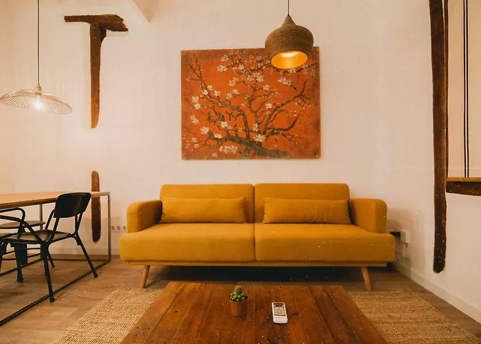 Charming Design Apartment Reina Sofia