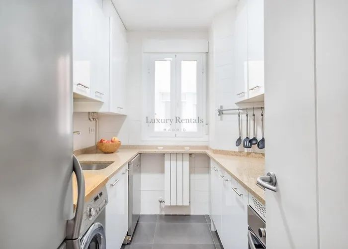 Stylish 2Br Steps From Retiro Park